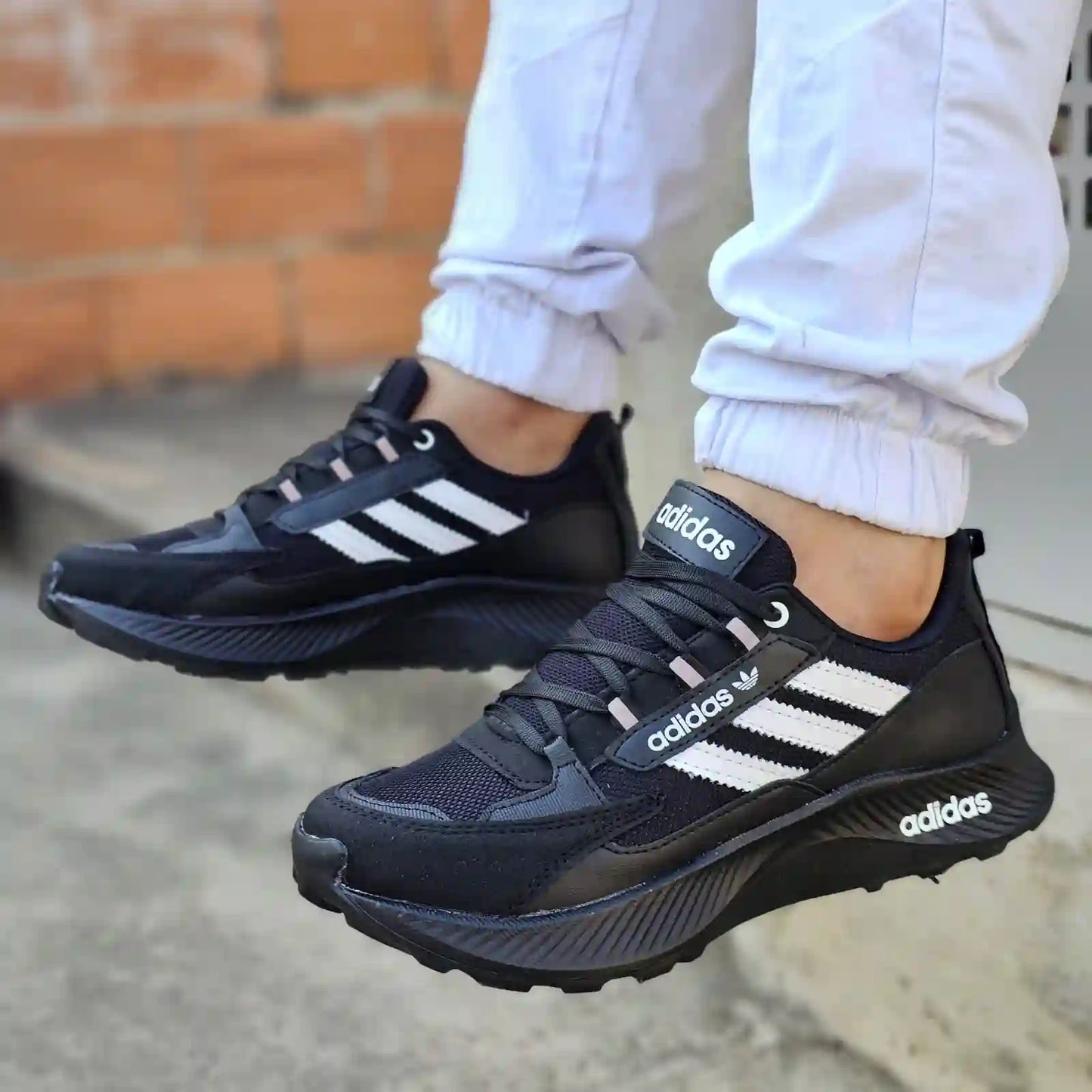 Adidas® Duramo – Resistencia Real, Estilo Duradero